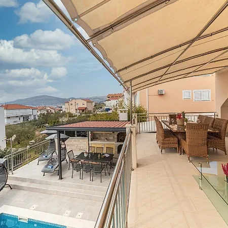 Ferienhaus Fur 14 Personen In Okrug Gornji, Dalmatien Mitteldalmatien Trogir
