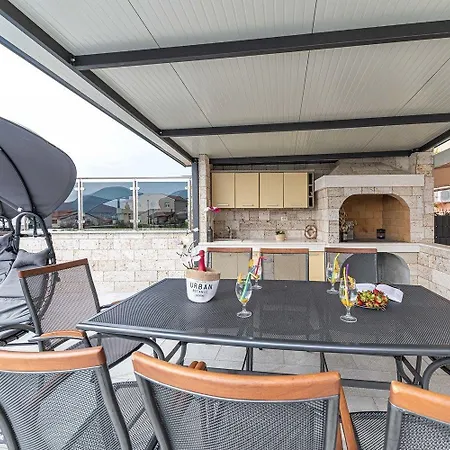 Holiday home Ferienhaus Fur 14 Personen In Okrug Gornji, Dalmatien Mitteldalmatien